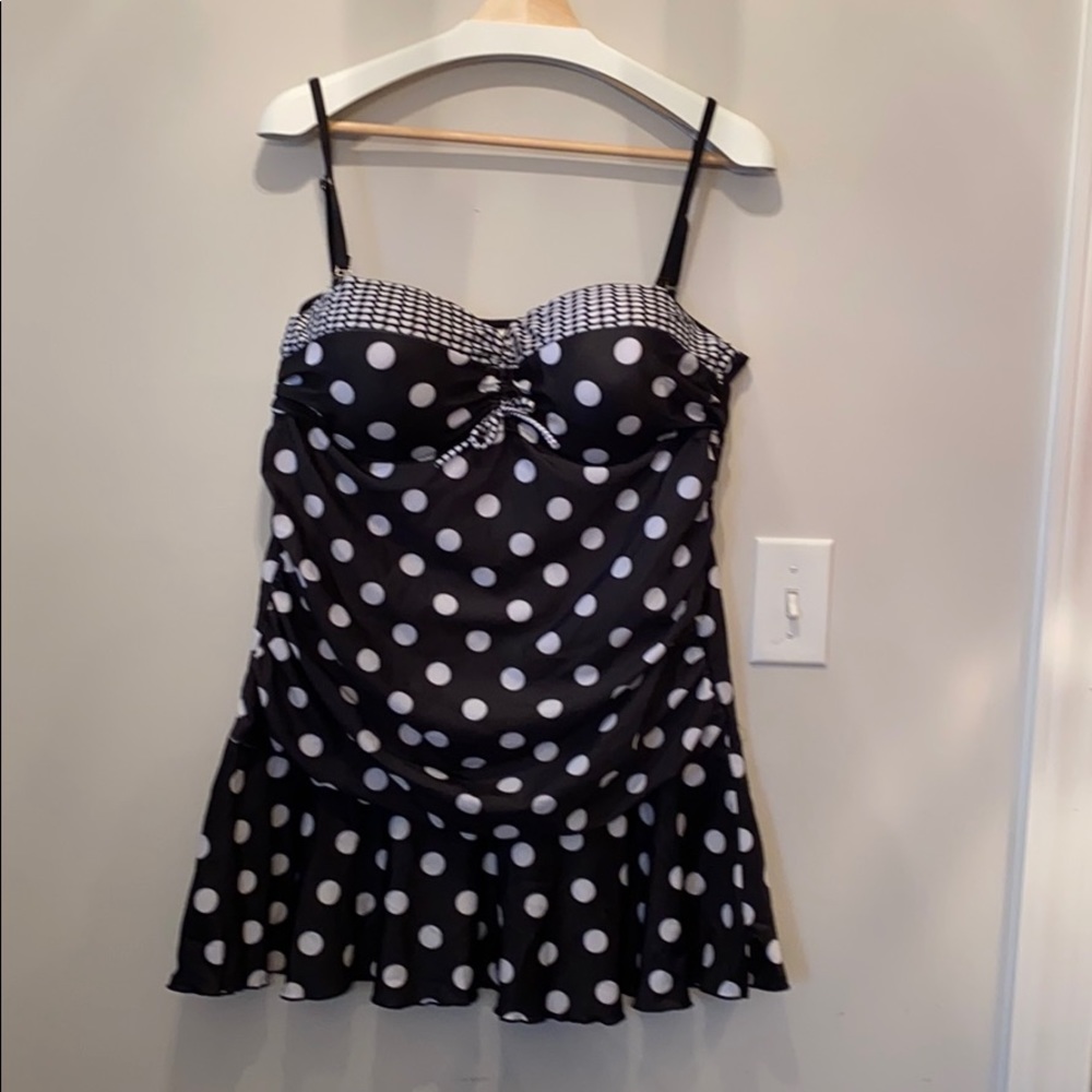 NWOT Pinup inspired black/white polkadot swimsuit